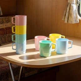 Mug plastique empilable