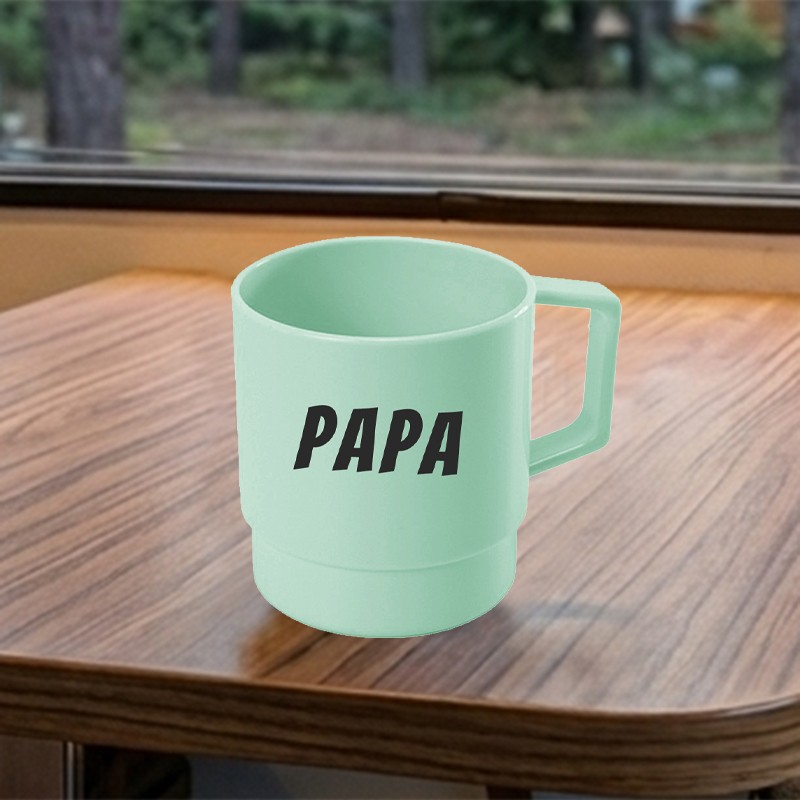Mug en plastique empilable pour camping à personnaliser