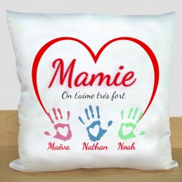 Coussin personnalisé - Mamie et ses petits cœurs