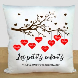 Coussin personnalisé - Mamie et ses petits cœurs